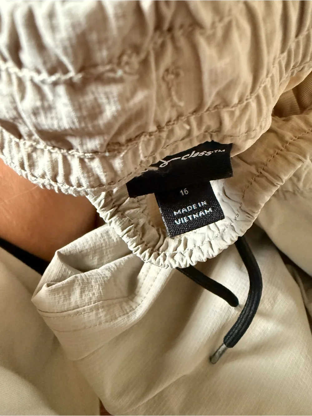 Old Navy Light Tan Cargo Jogger Pants with Black Zippers